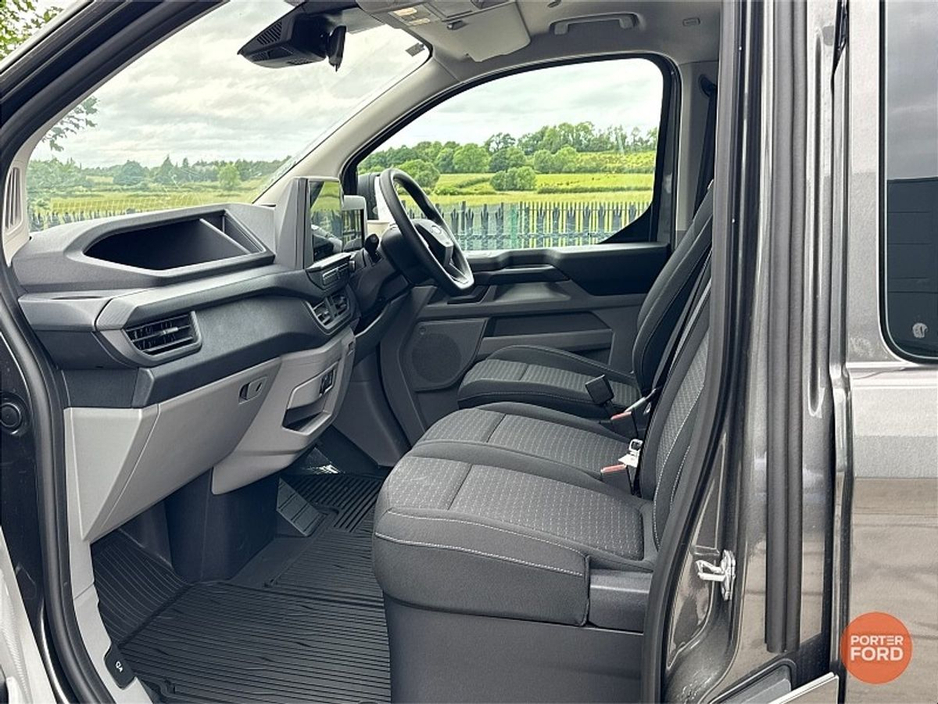 2026 Ford Transit Custom *Order Yours Today* *TREND PHEV* *9 SEATS* €59,450