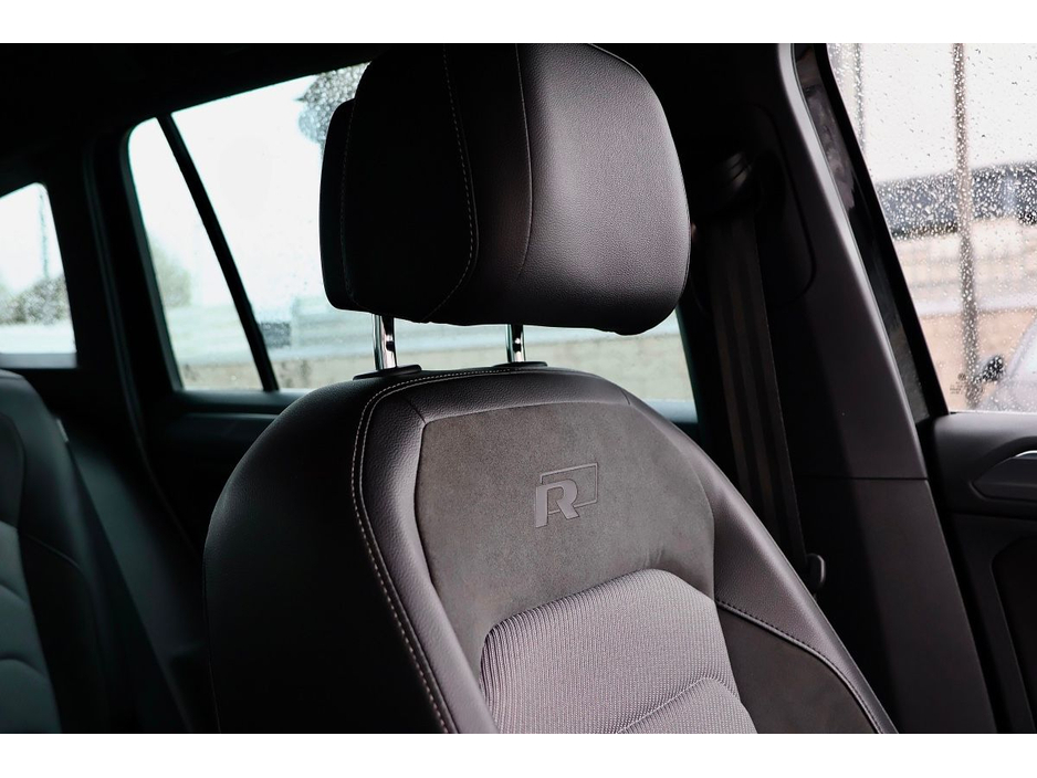 2017 Volkswagen Tiguan - image 16