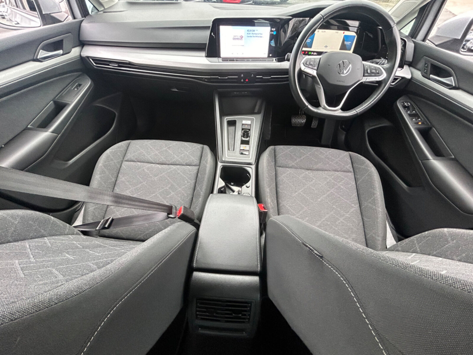 2023 Volkswagen Golf - image 9