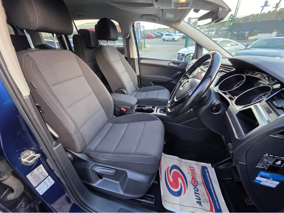 2018 Volkswagen Touran - image 4