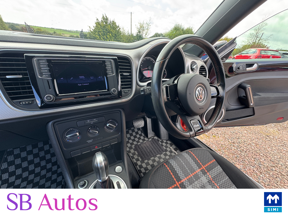 2016 Volkswagen Beetle - image 13