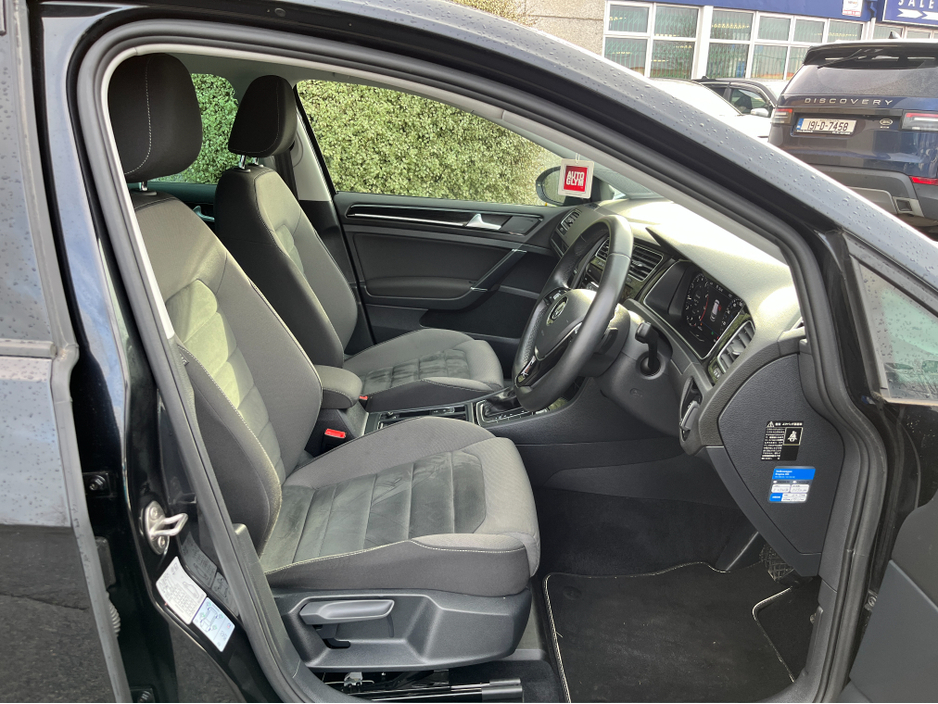 2017 Volkswagen Golf HIGHLINE AUTOMATIC 1.4 PETROL //HIGH SPEC//REVERSE CAMERA//KEYLESS ENTRY//BLIND SPOT WARNING//ADAPTIVE CRUISE CONTROL// €16,950