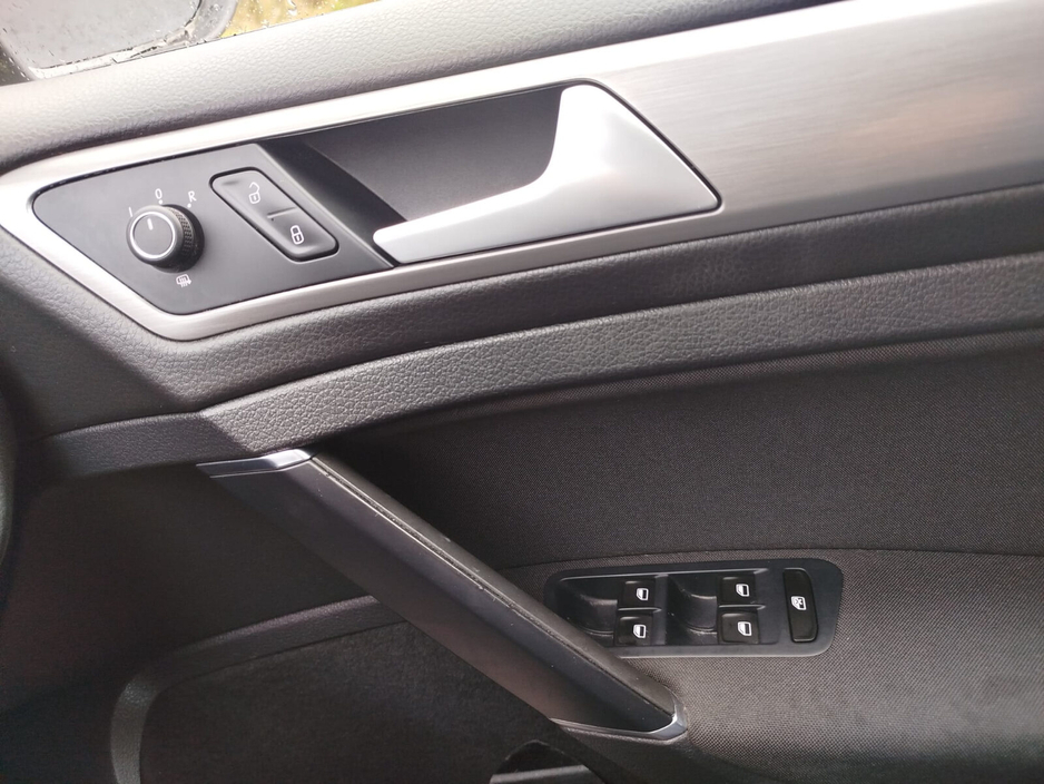 2015 Volkswagen Golf 1.6 TDI 3DR 110HP Comfortline €8,500