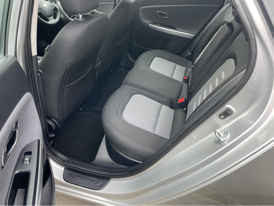 2012 Kia Ceed - image 12