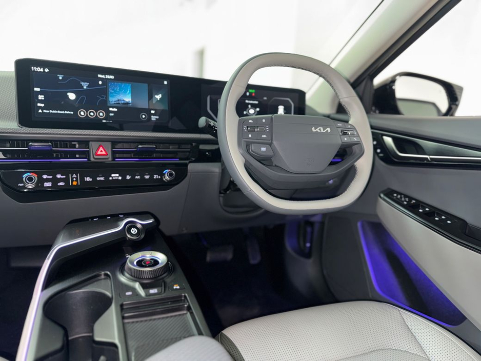2025 Kia EV6 - image 8