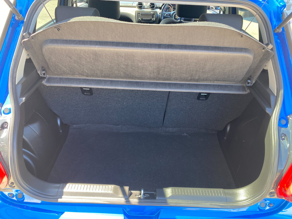 2021 Suzuki Swift - image 15
