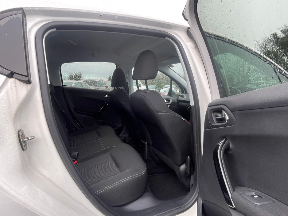 2016 Peugeot 208 1.2 Petrol Automatic LOW KM €9,900