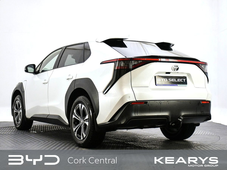 2025 Toyota bZ4X - image 7