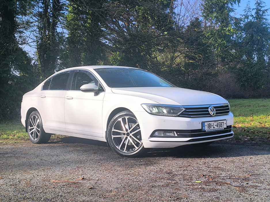 2018 Volkswagen Passat - image 2