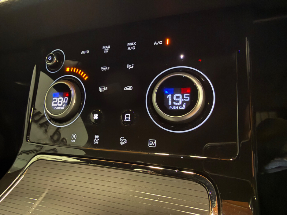 2022 Land Rover Range Rover Evoque - image 13