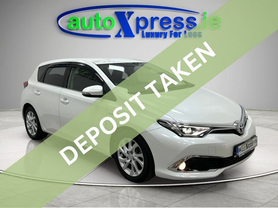 2016 Toyota Auris 1.8 Automatic, Hybrid, Reversing camera €12,895