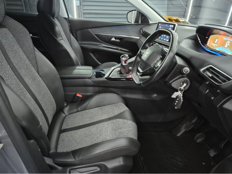 2020 Peugeot 3008 - image 16