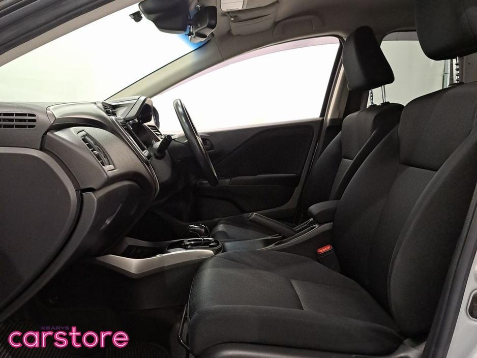 2018 Honda Grace GRACE DAA-GM4 4 DR AUTO €15,880