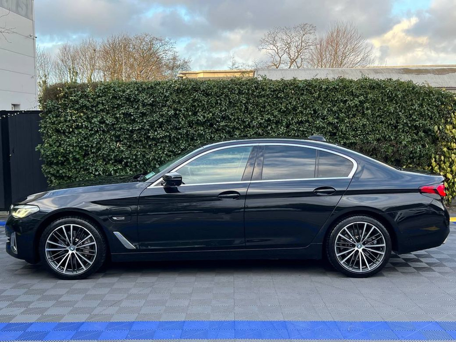 2022 BMW 5 Series 530e LUXURY LINE 2.0 HYBRID // HARMAN/KARDON // 360 VISUAL PARKING ASSIST // BMW INDIVIDUAL HEATED & COOLED SEATS €34,900