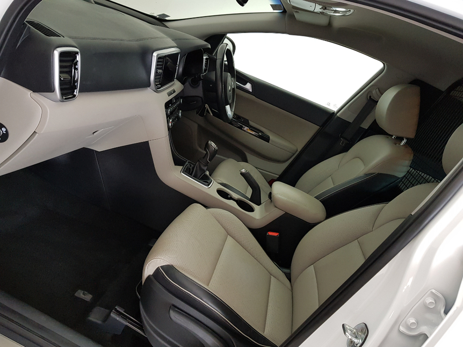 2022 Kia Sportage - image 5