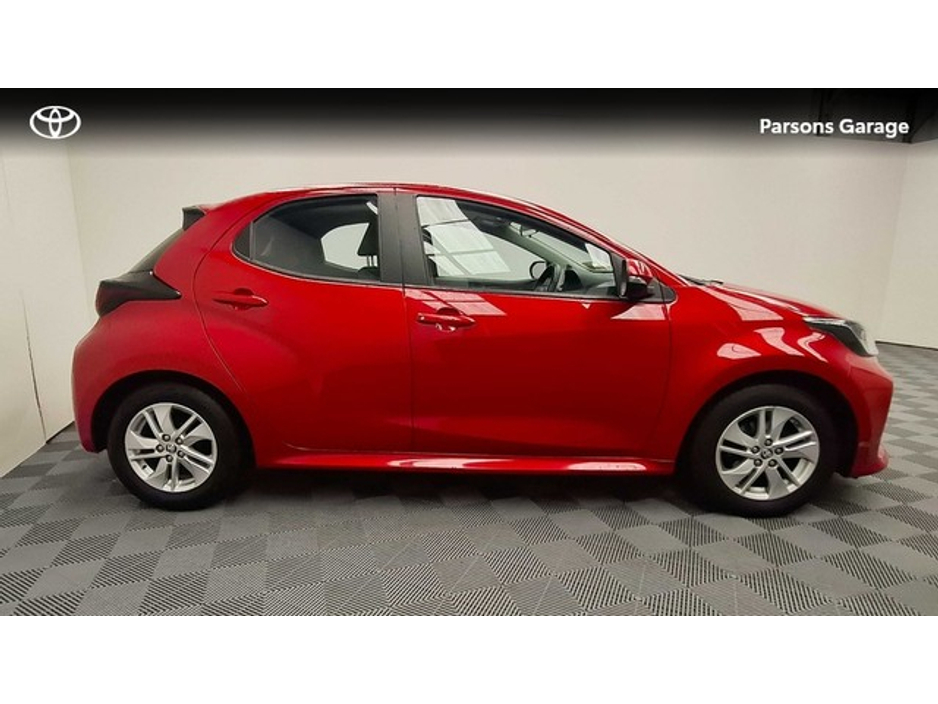 2024 Toyota Yaris 1.5 LUNA 4DR €23,995