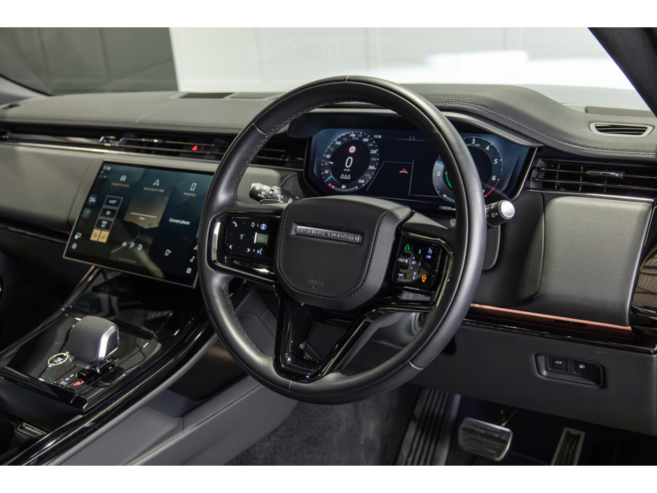 2024 Land Rover Range Rover Sport - image 9