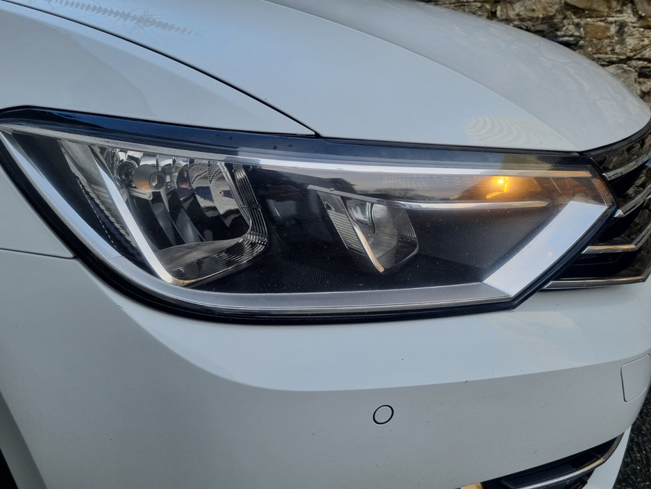 2015 Volkswagen Passat 1.6 TDI DSG 120HP Highline €7,899