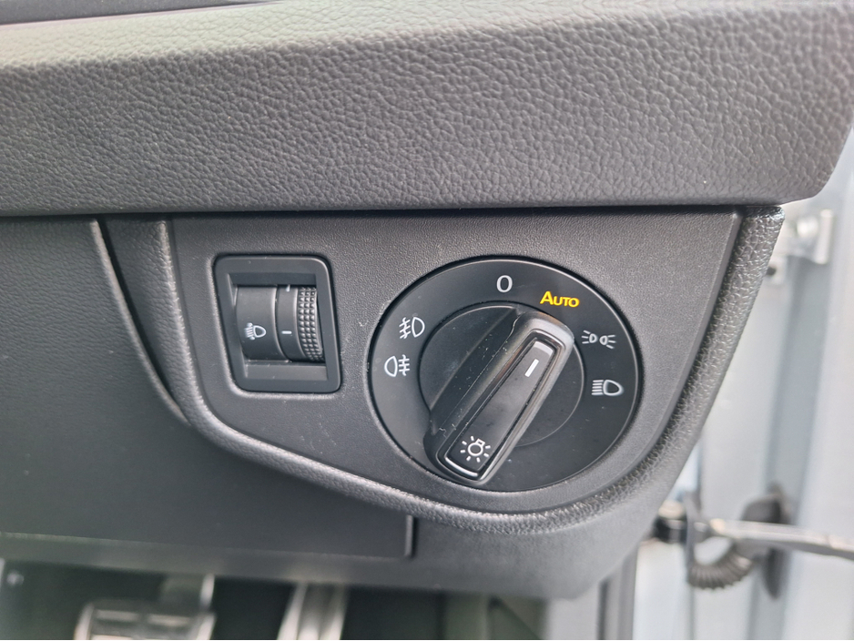 2022 Volkswagen Taigo R-LINE 1.0 TSI 110HP *Top Spec/Heated Seats/Automatic/Reverse Camera*