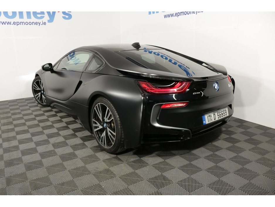 2017 BMW i8 - image 6