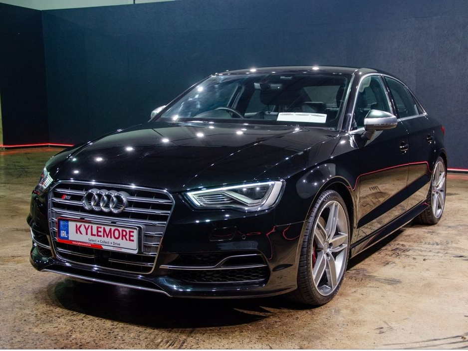 2016 Audi S3 BLACK HALF LEATHER UPHOLSTERY - FACTORY ALLOY WHEELS - FLAT BOTTOM STEERING WHEEL - REVERSE CAMERA €25,950