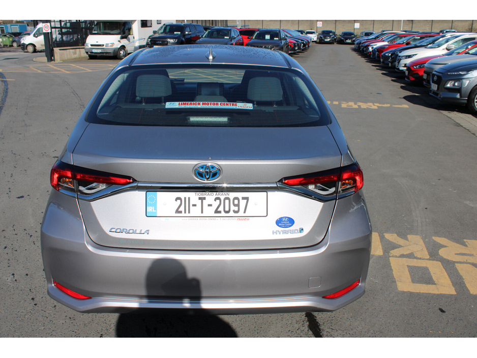 2021 Toyota Corolla - image 4