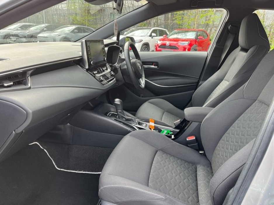 2023 Toyota Corolla - image 6