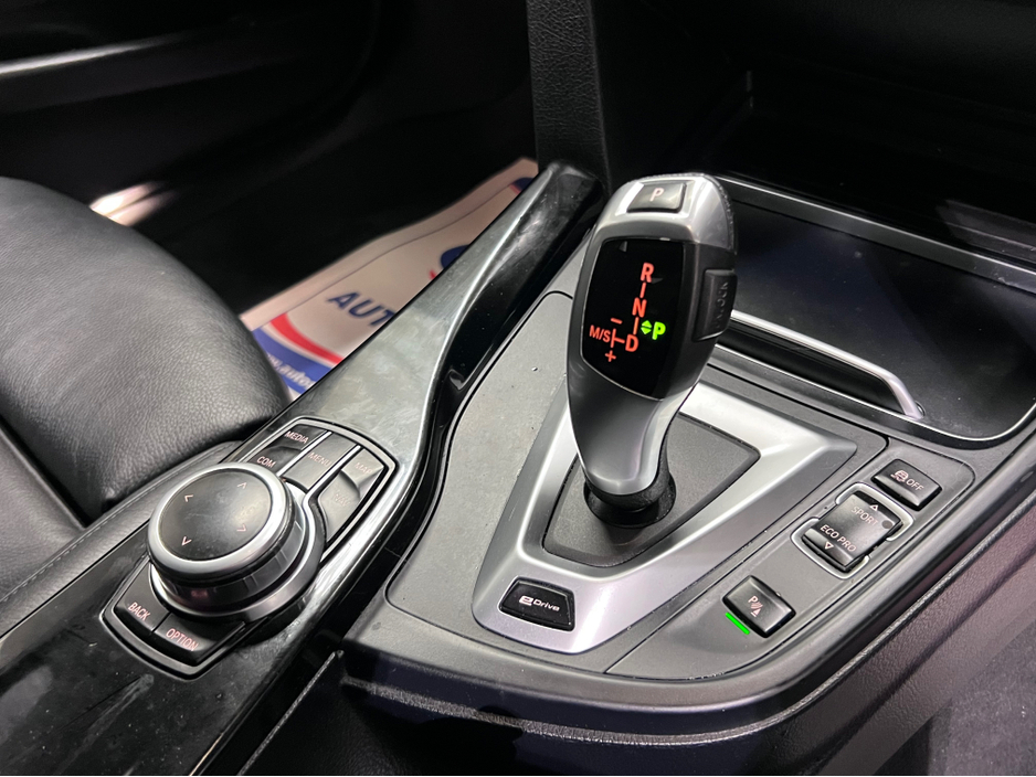 2018 BMW 3 Series - image 31