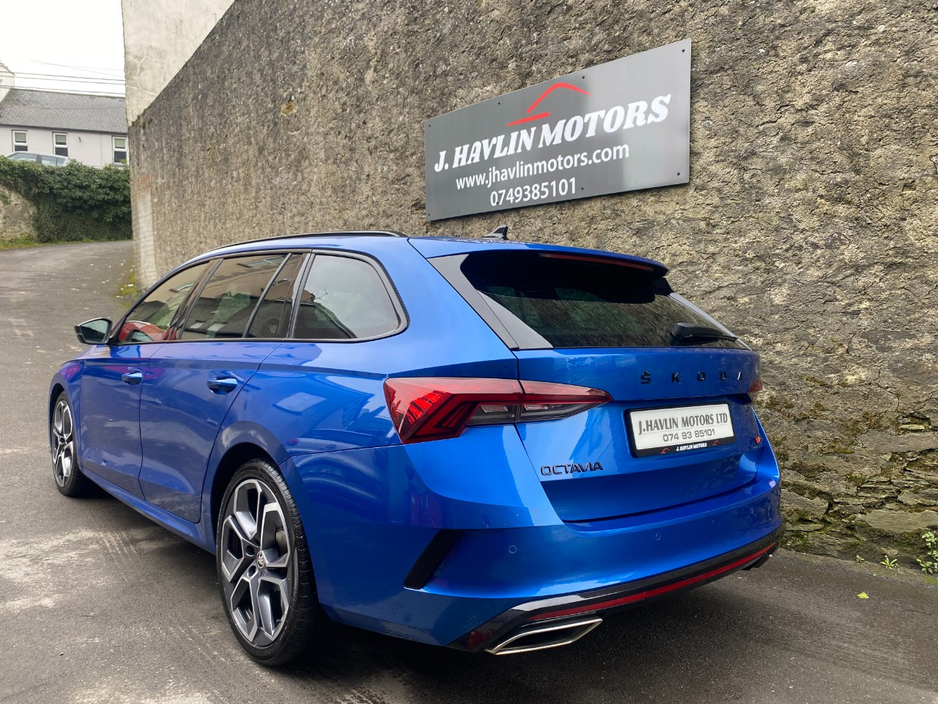 2022 Skoda Octavia - image 7