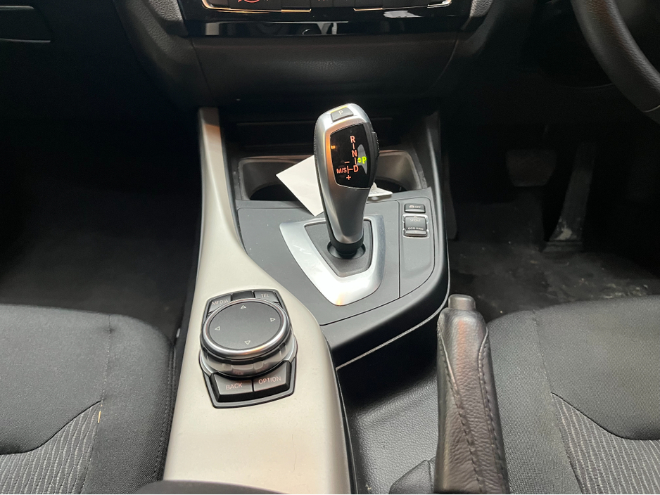 2015 BMW 1 Series - image 16