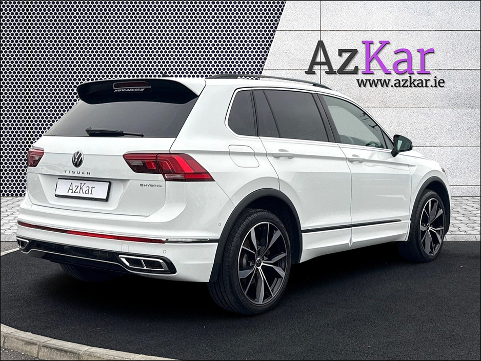 2023 Volkswagen Tiguan - image 8