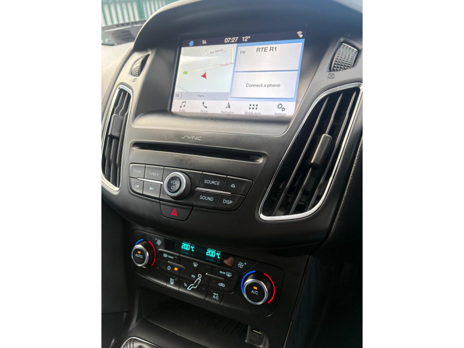 2018 Ford Focus - image 7