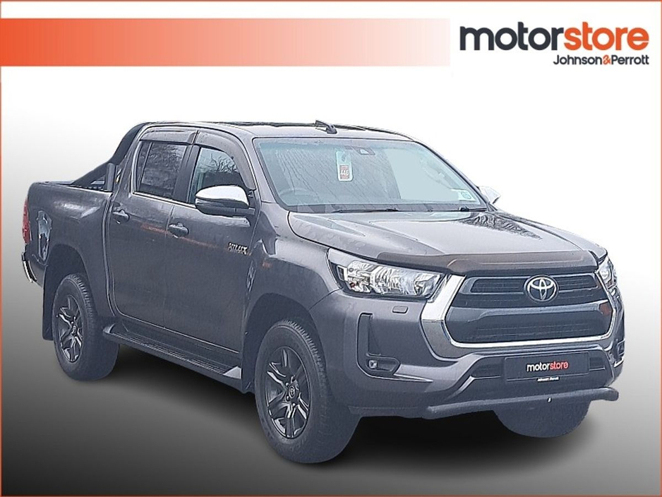 2021 Toyota Hilux HILUX 2.8 DOUBLE CAB SR5 4 DR €37,900
