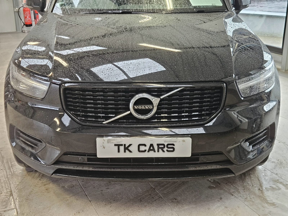 2022 Volvo XC40 - image 5