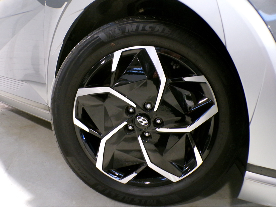 2023 Hyundai Ioniq 2023*ONLY 36,000 MILES*73KWH HYUNDAI IONIQ 5 PREMIUM EV*FULL HYUNDAI SERVICE HISTORY*FULL BATTERY HEALTH CERTIFICATE*PREMIUM PACK*2 CHARGER*1 OWNER*FANTASTIC CONDITION SPEC Bluetooth,Apple car-play,Ce €29,900