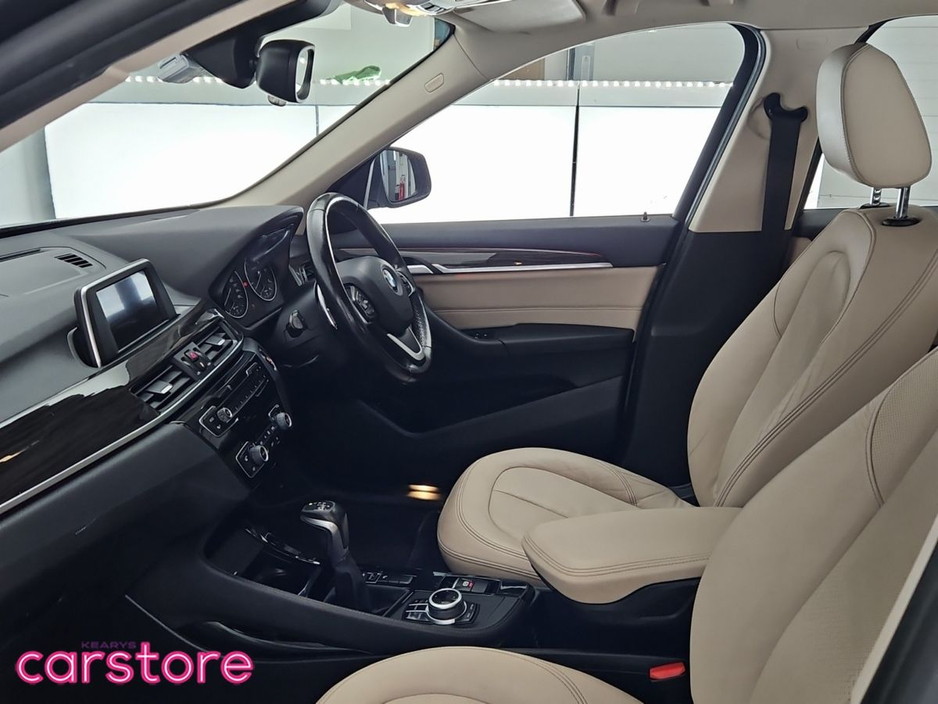 2017 BMW X1 - image 12