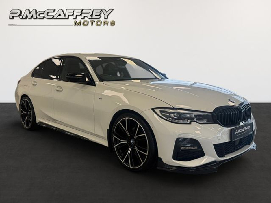 2021 BMW 3 Series - image 3