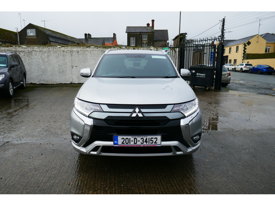2020 Mitsubishi Outlander 2.4 DYNAMICS PHEV 221 €23,500