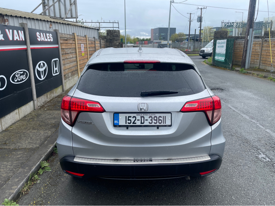 2015 Honda Vezel - image 5