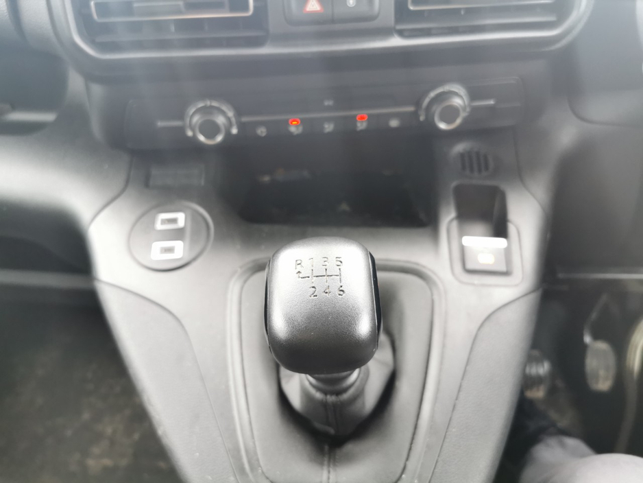 2025 Citroen Berlingo - image 12