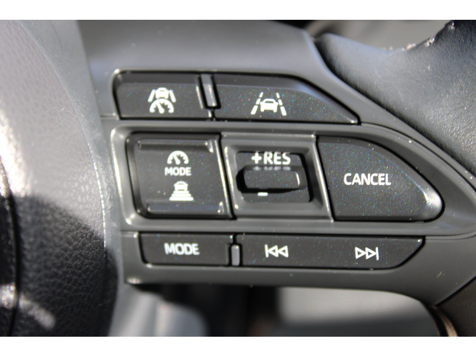 2024 Toyota Yaris - image 23