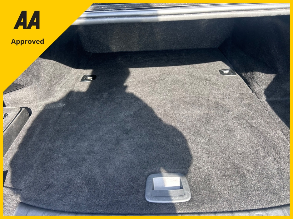 2018 BMW 5 Series - image 27