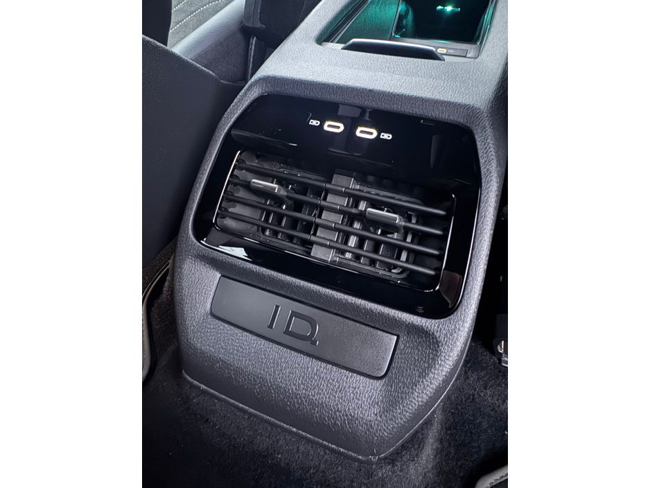 2023 Volkswagen ID.4 PRO 128 KW LIFE DX 77KWH 174BHP 5 €25,800