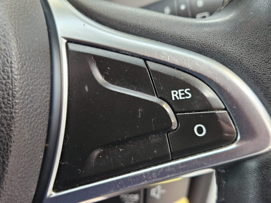 2018 Dacia Duster - image 9