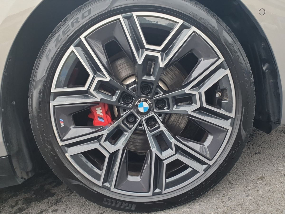 2024 BMW 5 Series - image 14