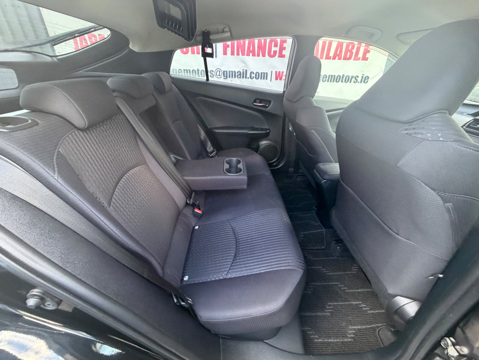 2018 Toyota Prius - image 14