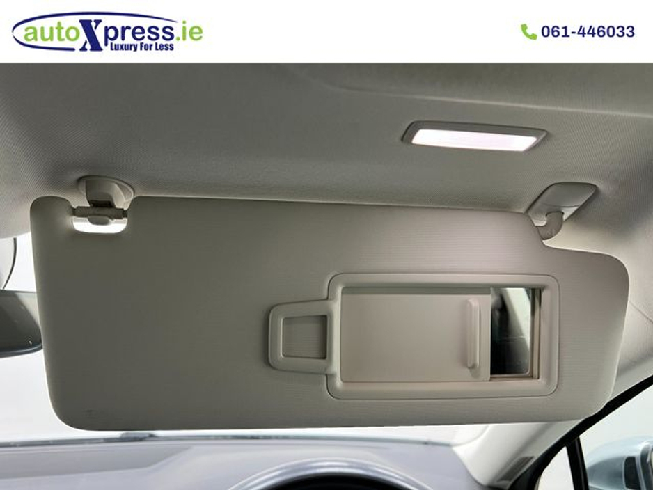 2020 Volkswagen Passat - image 39