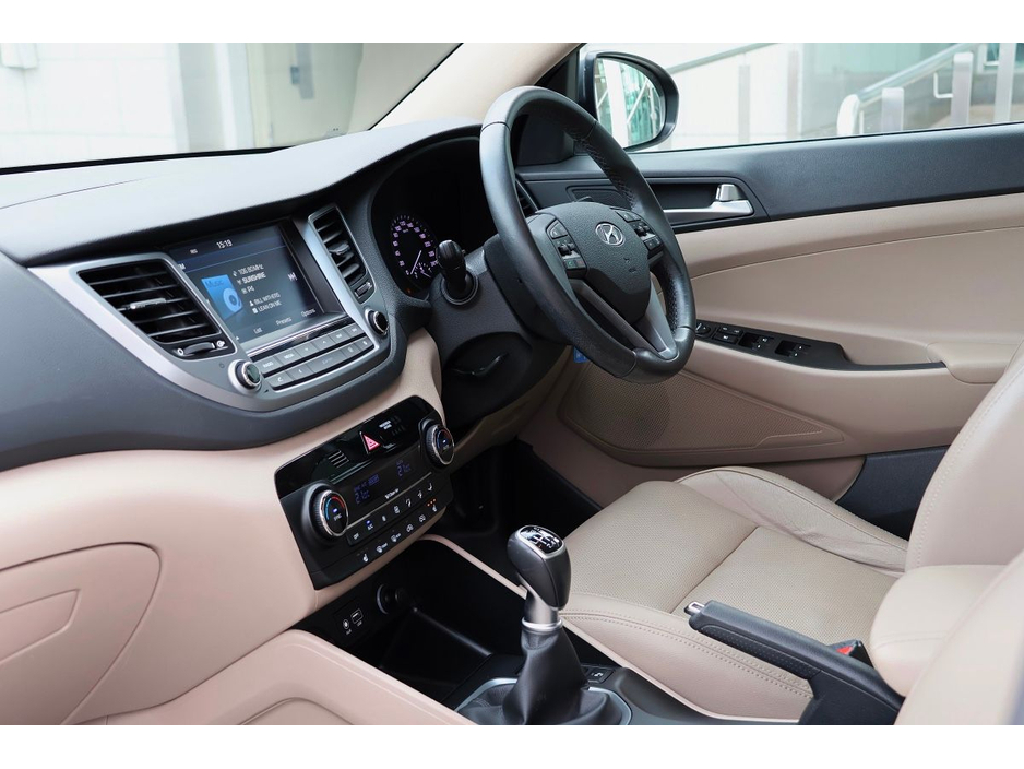 2016 Hyundai Tucson - image 13