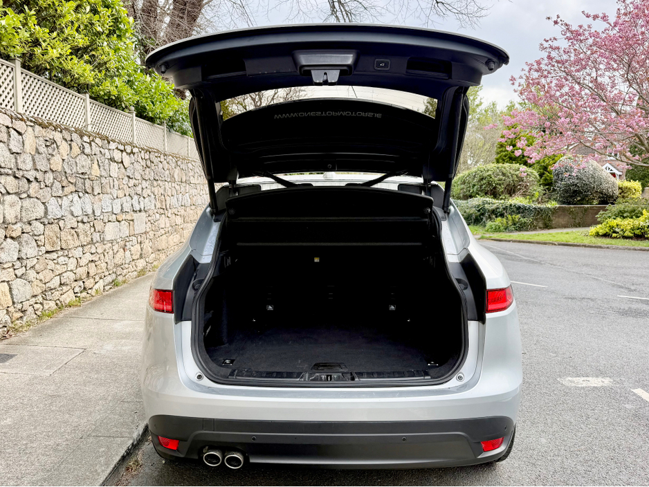 2018 Jaguar F-Pace - image 13