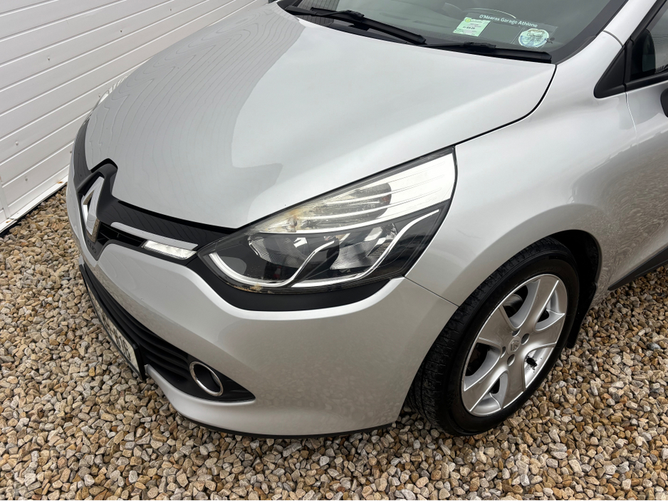 2015 Renault Clio - image 11